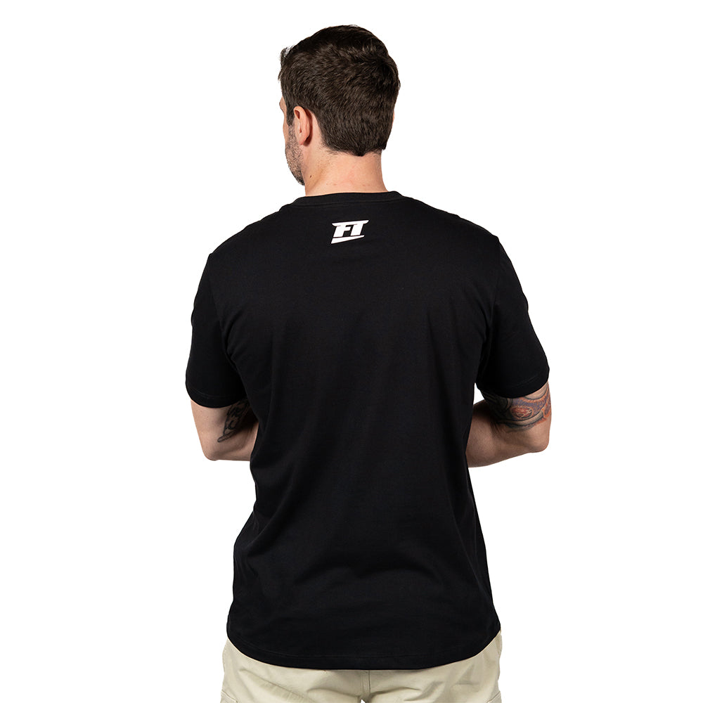 Camiseta Preta Clássica