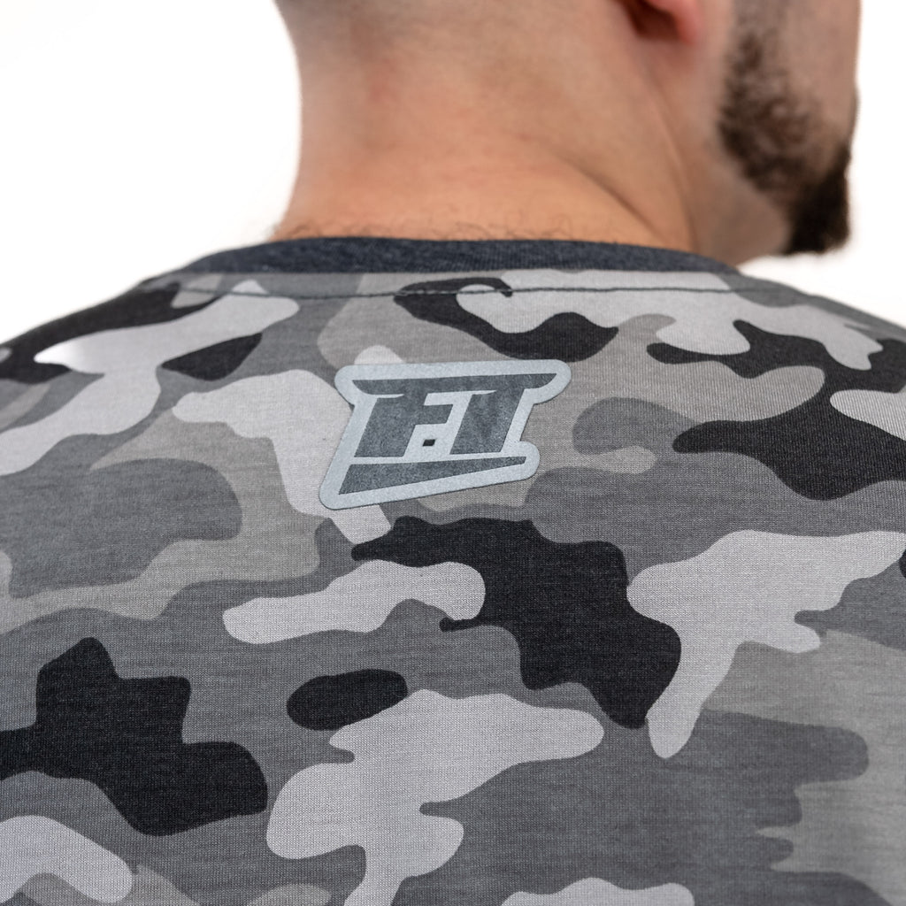 Camiseta Camuflada FT - detalhe logo FT costas